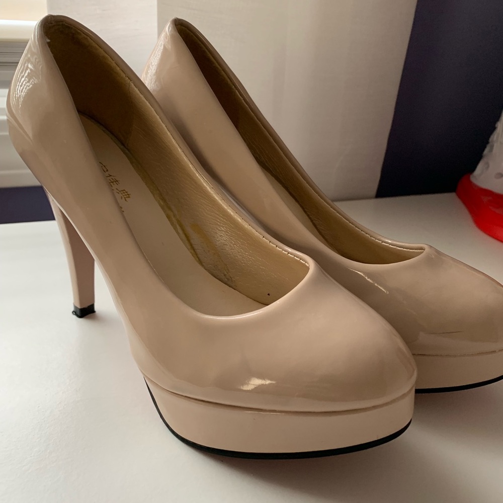 Nude Pumps US size 6.5